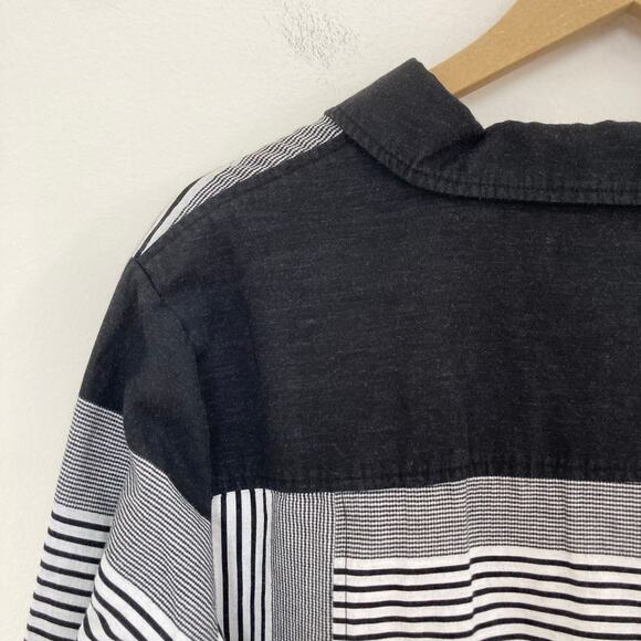 Vintage 90s A La Carte Funky Black and White Striped Button Up Shirt - Picture 5 of 6